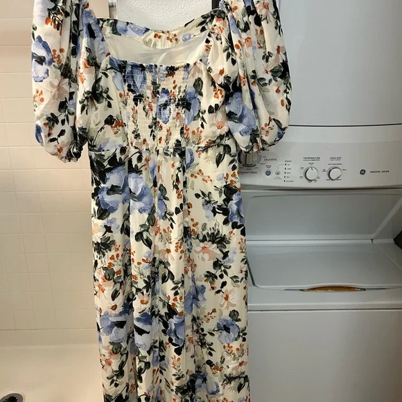 Abercrombie & Fitch Floral Puff Sleeve Dress - Picture 4 of 4